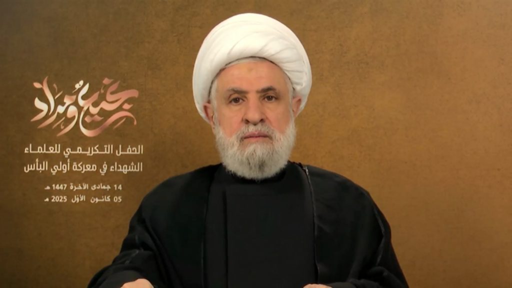 الشيخ قاسم: لا علاقة لأميركا بالسلاح، ولا باستراتيجية الدفاع، ولا بخلافات اللبنانيين