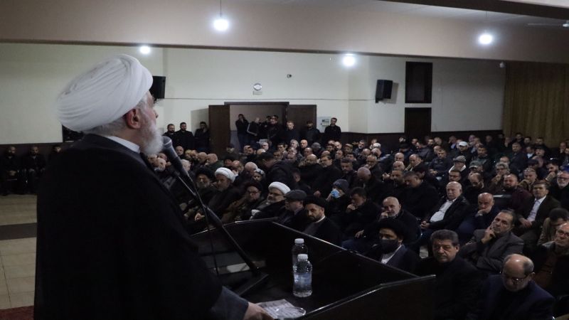الشيخ قاسم: تعالوا للحوار فانتخاب الرئيس يحتاج إلى نقاش ومرونة وتنازلات
